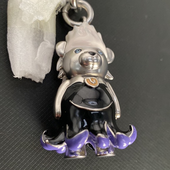 Disney X Coach Ursula Bear Bag Charm Villain's Keychain FOB NWT Queen Metal Ring - Picture 3 of 8